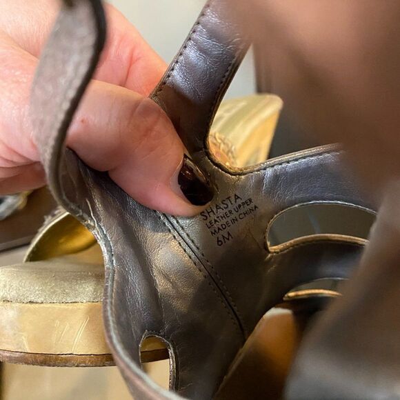 Tahari Shasta Gold Leather Stiletto Sz 6 - Picture 7 of 10